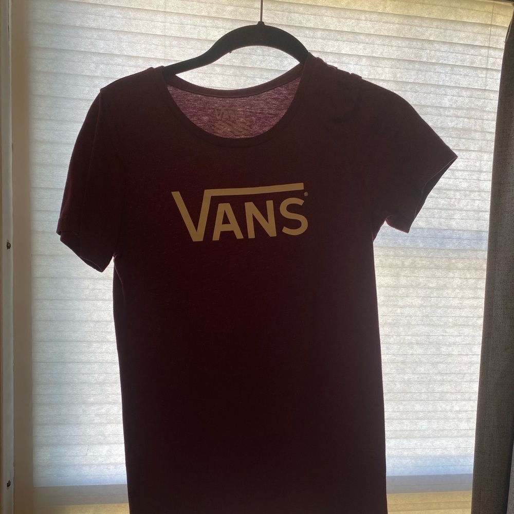 Vans maroon tee shirt.